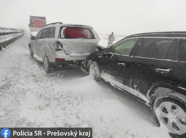 В Словакии из-за непогоды в ДТП попали 30 авто