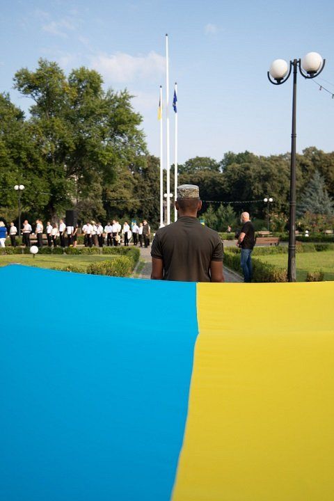 День Государственного флага: На площади Народной в областном центре Закарпатья прошли торжества