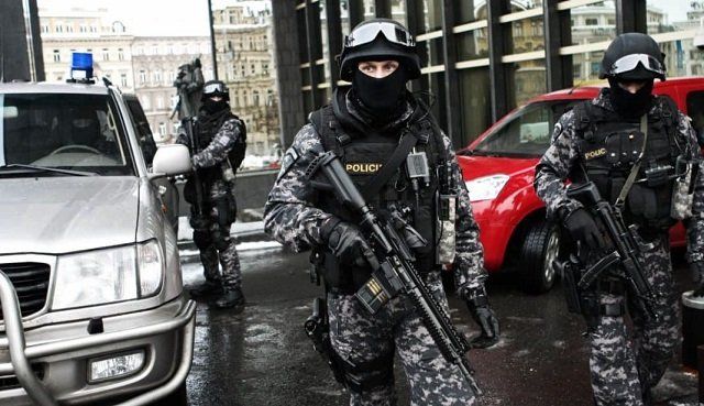 Рэкет, наркотики, контрабанда: Полиция Чехии задержала членов опасной украинской мафии 