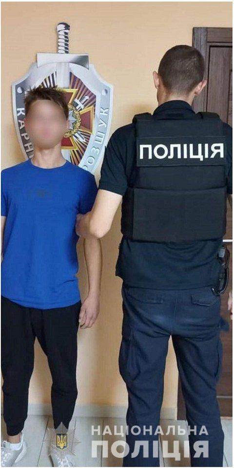 В Ужгороде парня затащили в подворотню и, угрожая избить, ограбили