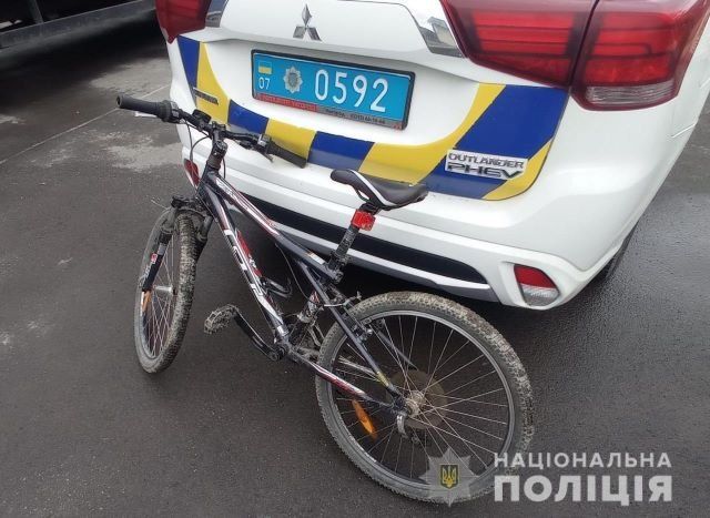 В Закарпатье рецидивист угнал у ребенка велосипед