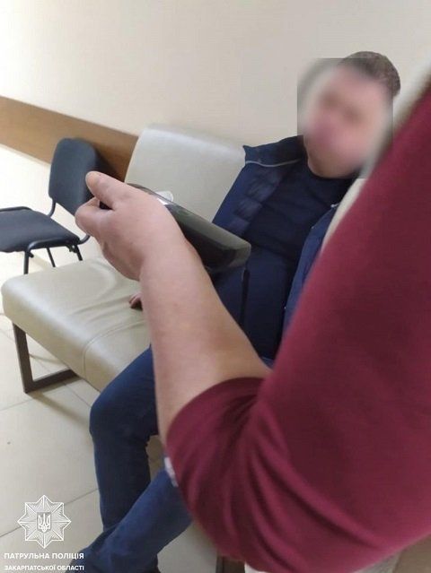 Пьяного в стельку виновника ДТП поймали по камерам наблюдения в Закарпатье