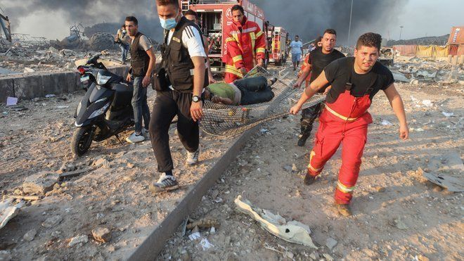 Два потужні вибухи у Бейруті зруйнували півміста і спричинили численні жертви