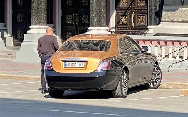 Глава Нацбанка Украины купил себе новый Rolls-Royce 