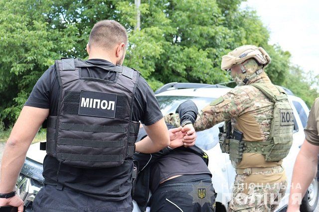 В Закарпатье показали задержание переправщиков уклонистов