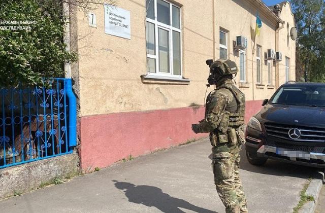 Схематоз в сервісному центрі МВС: В Ужгороді екс-копа посередника "жорстко" покарали