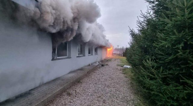 В Польше полностью сгорел приют для беженцев из Украины