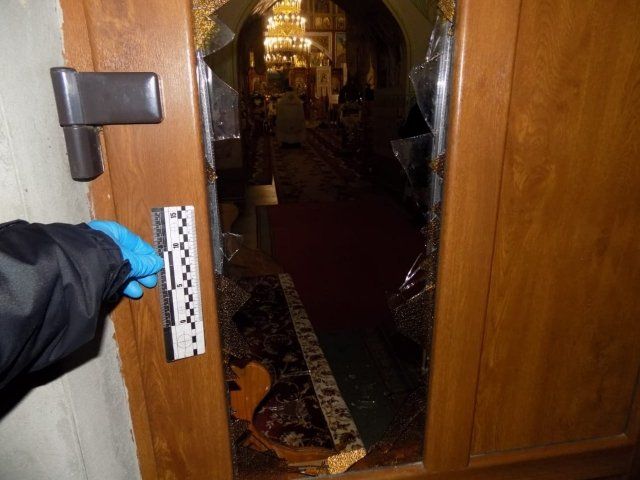 Прямо на месте преступления поймали церковного вора в Закарпатье 