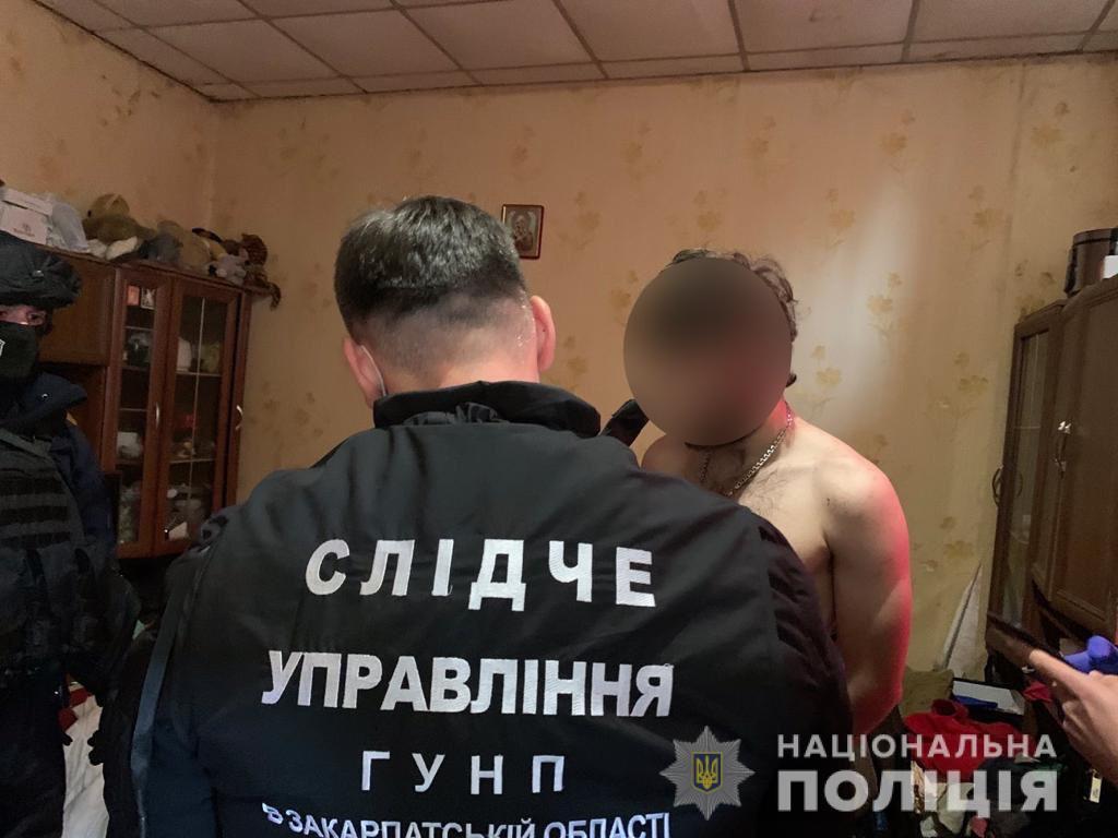 Масштабная спецоперация в Мукачево: При поддержке спецназа задержаны совсем молодые преступники при деньгах 