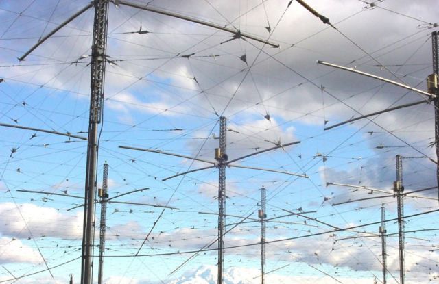 радиокомплекс "Сура" для воздействия на ионосферу Земли мощным КВ радиоизлучением