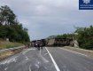 В Закарпатье на трассе "Киев-Чоп" камион заблокировал дорогу