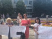В Ужгороді містяни влаштували акцію протесті під стінами міськради та міськвиконкому на площі Поштовій