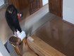 В Закарпатье верующий грабитель обчистил церковь: Видео опубликовали в сети 