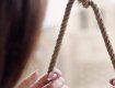 Самоубийство в Закарпатье: Молодая девушка свела счеты с жизнью, пока за стеной была бабушка 