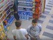 Поліція Закарпаття розшукує дітей, що "засвітилися" на крадіжці в магазині