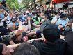 Мера пресечения для Стерненко: Под столичным судом снова нападают на журналистов