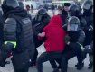 В России сегодня - опять день митингов в поддержку Навального: Начались задержания