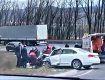 Авария в Закарпатье: на повороте легковушка врезалась в отбойник, передок всмятку