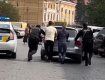 В Ужгороде патрульные помогли попавшему в переплет водителю