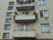 Женщина погибла сразу: В Закарпатье под матерью с сыном завалился балкон