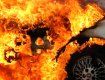 В Мукачево огонь по непонятным причинам охватил автомобиль за 700 000 гривен
