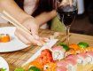 В популярном ресторане Киева отравилось пять человек, все они ели суши