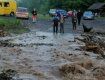 В Закарпатье дорогу буквально смыло дождём: Туристы были заблокированы