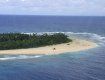 Пропавших моряков спасли с необитаемого острова в Тихом океане благодаря надписи SOS на песке