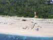 Пропавших моряков спасли с необитаемого острова в Тихом океане благодаря надписи SOS на песке