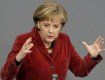 Немцы вышли на акцию протеста и требовали отставки Меркель
