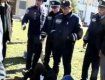 В Ужгороде на пл. Народной задержали пятерых "хулиганов"