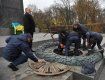 В Киеве вандалы испортили вечный огонь залив его бетоном