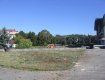 В Ужгороде возле облмуздрамтеатра вырубили ели, начинается застройка