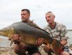 Закарпатские рыбаки словили на чемпионате карпа весом 14,2 кг