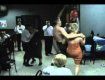 Александр Азаров танцует в России стриптиз в женских колготках