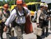 Донецкие шахтеры ездят на BMW и зарплата у них 900 евро