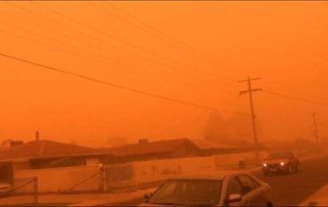 Город в Австралии под атакой чудовищной пылевой бури