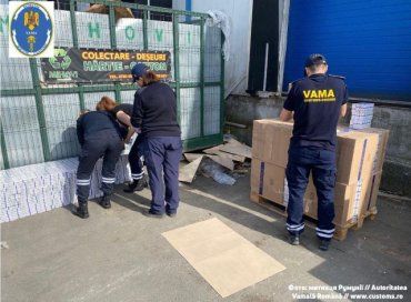 200 000 пачек контрабанды обнаружили в фуре "Рошен" в Румынии