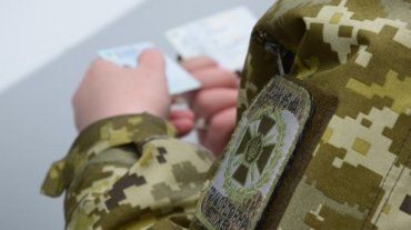 Более 1,2 млн. военнообязанных получили разрешения на выезд из Украины через "Шлях" 