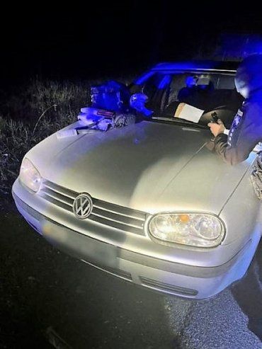 Отказали в призыве: В Закарпатье мужик "с горя" угнал Volkswagen Golf