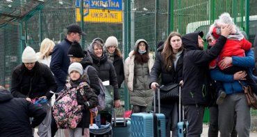 Украинских беженцев "выдавливают" из Европы?