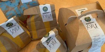 McDonald's лажанулся: Рада получила "матерные" пакеты с едой 