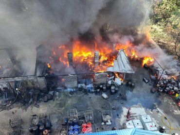 В Закарпатье обнародовали подробности и видео с дрона пожара на мукачевском СТО 
