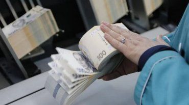Без зазрения совести оставила людей без пенсий начальница почты в Закарпатье