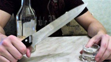 9 разів вдарив ножем: В Закарпатті "дружня" п'янка закінчилася вбивством 