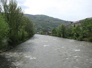 В реке на Закарпатье нашли тело мужчины
