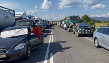 За полторы сутки через КПП в Закарпатье пропустили более 1700 евроблях 