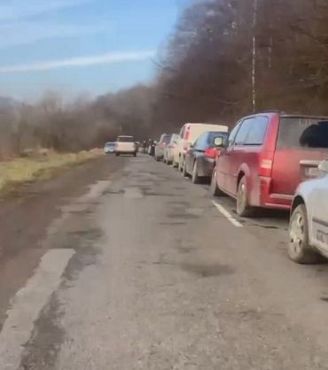 Заробитчане после праздников массово возвращаются на работу: Ситуация на границе в Закарпатье 
