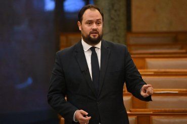 Еще одному венгерскому политику запретили въезд в Украину