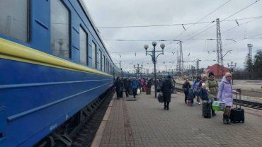 На 22 апреля назначены три эвакуационных поезда в Закарпатье